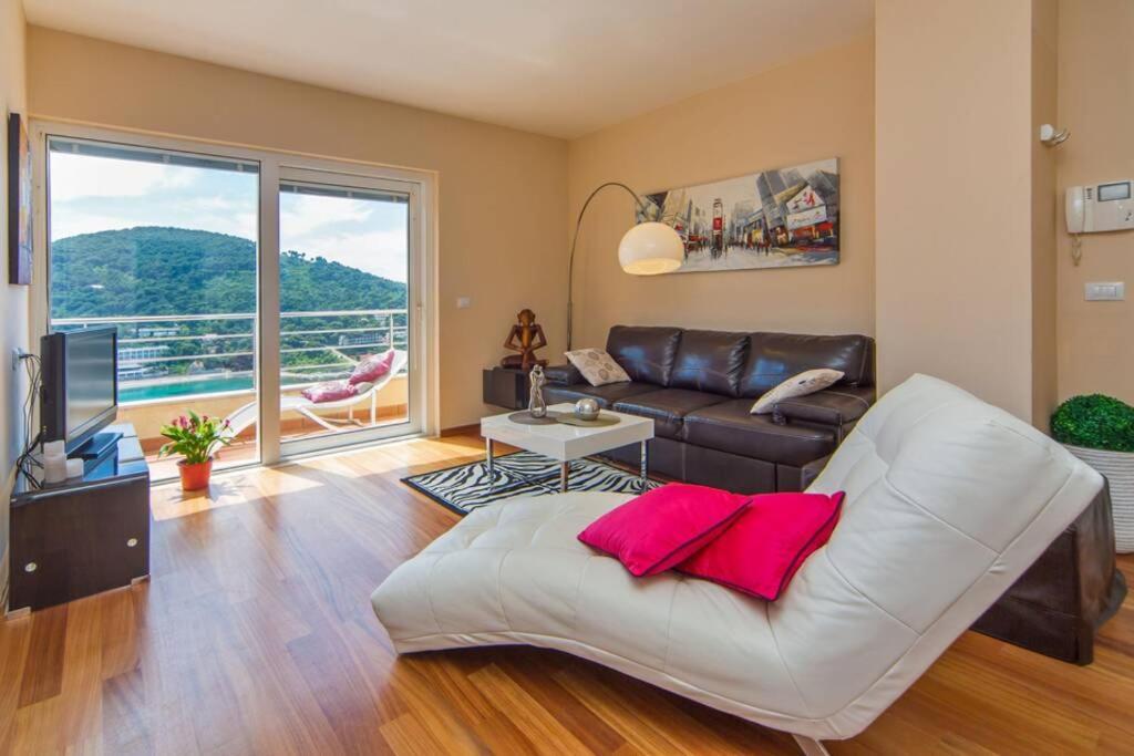 Blue Dream - Stylish Apt With Stunning Sea View ดูบรอฟนิก ภายนอก รูปภาพ