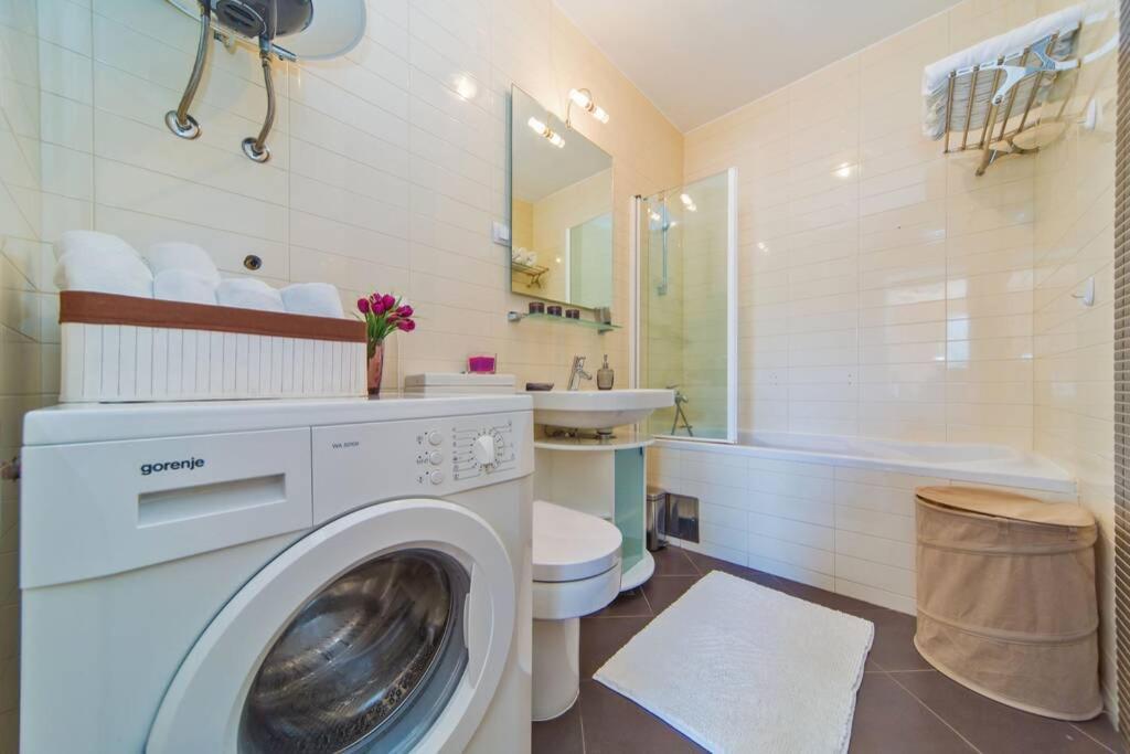 Blue Dream - Stylish Apt With Stunning Sea View ดูบรอฟนิก ภายนอก รูปภาพ